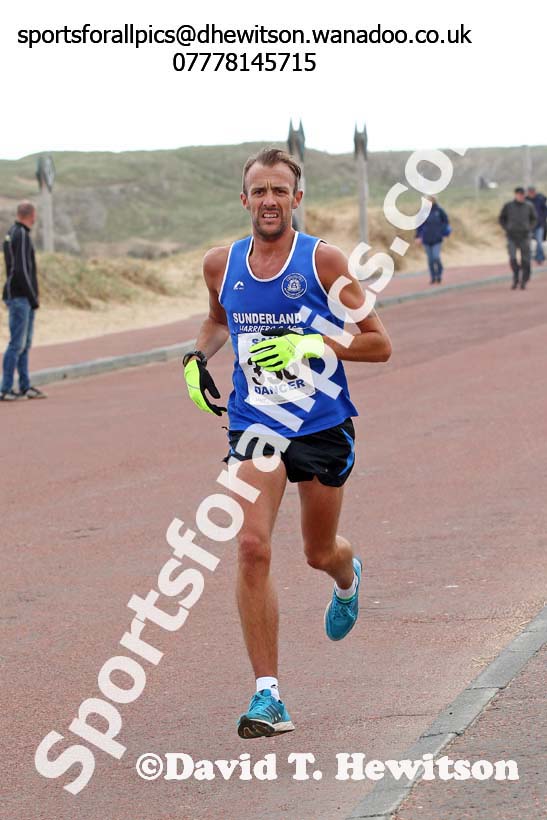 Sand Dancer Race, South Shields. Photo: David T. Hewitson/Sports for All Pics